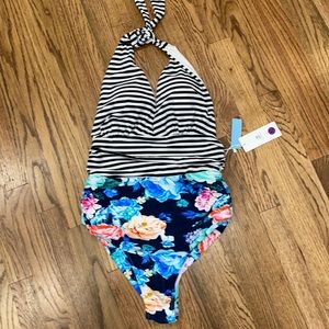 Cupshe one piece swimsuit. NWT Size XL
